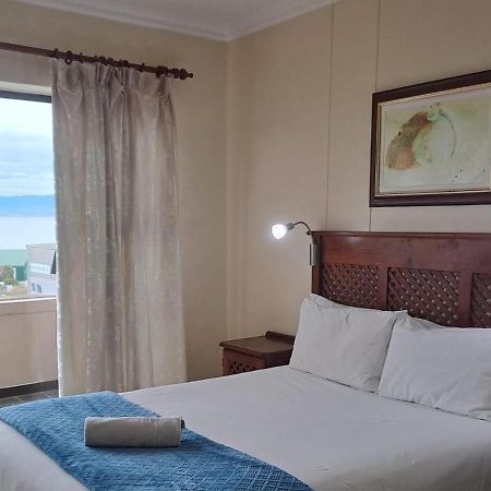 Green Door Guest House มอสเซิลเบย์ ภายนอก รูปภาพ