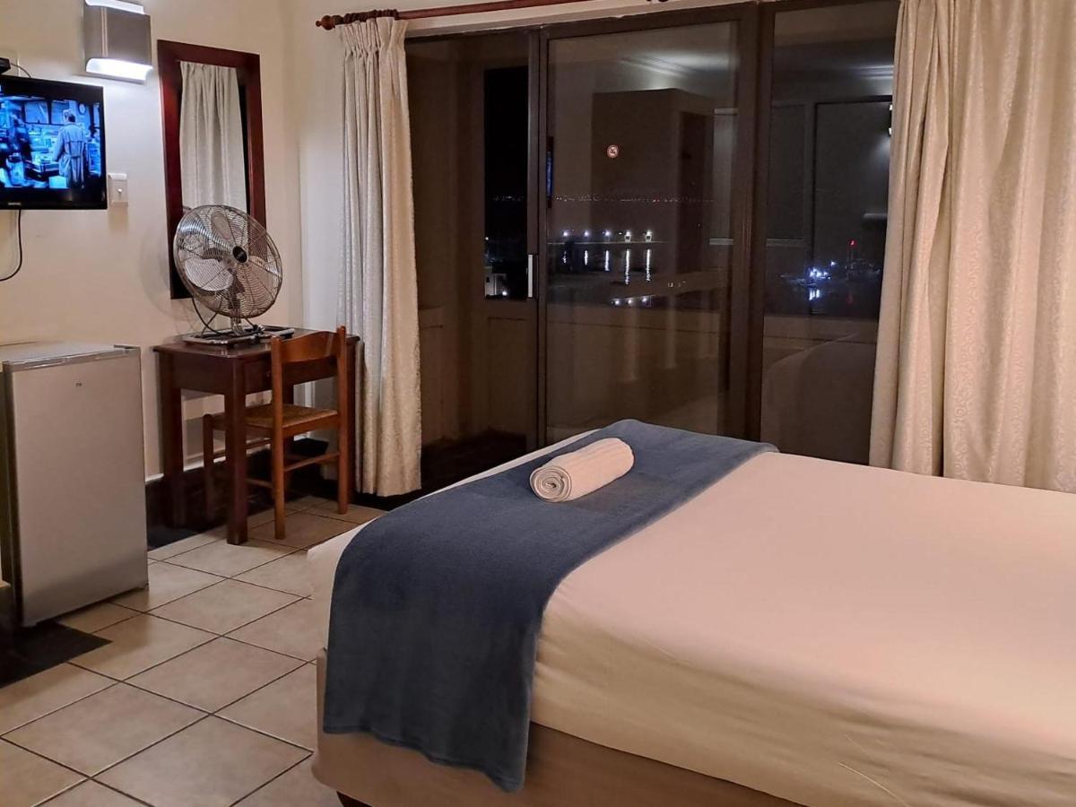 Green Door Guest House มอสเซิลเบย์ ห้อง รูปภาพ