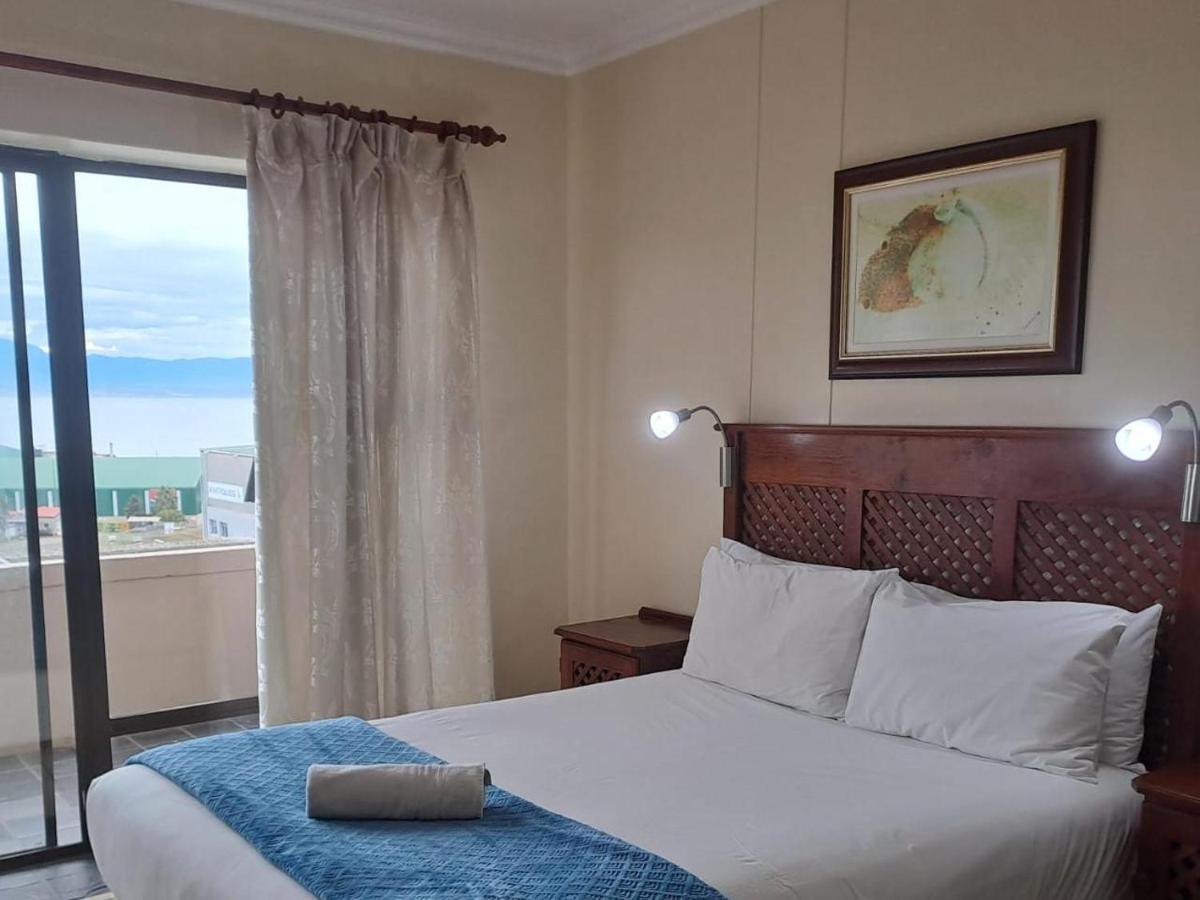 Green Door Guest House มอสเซิลเบย์ ภายนอก รูปภาพ