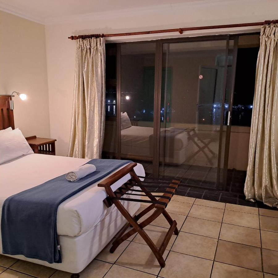 Green Door Guest House มอสเซิลเบย์ ภายนอก รูปภาพ